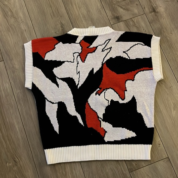 Sweater Vest, 90’s Detail, Size Medium - Picture 9 of 10